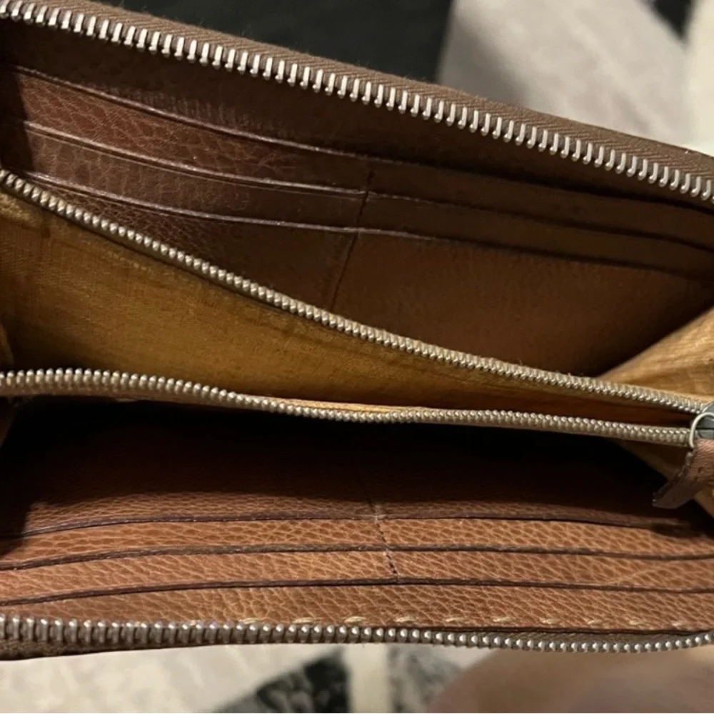 Fendi Tan Leather Wallet- Offers Welcome💕 - Picture 6 of 9
